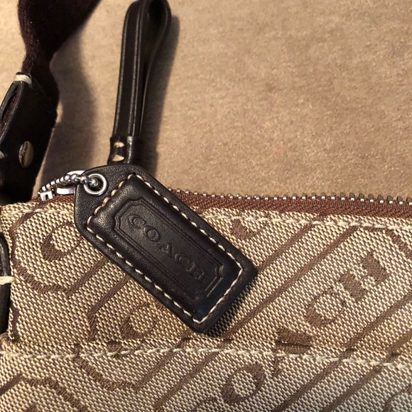 Coach canvas crossbody bag. - Picture 2 of 3